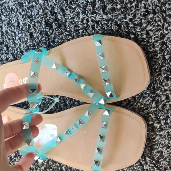 Very cute Women's sandals - Picture 2 of 5